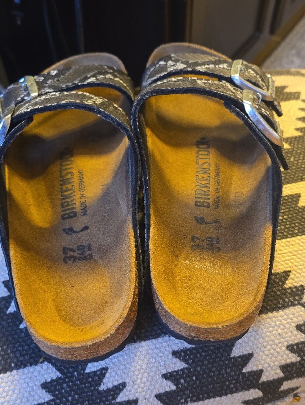 Birkenstock Woman 6.5/7 Snake-Print Silver Black Sandals - Picture 5 of 6